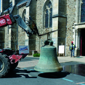 Eglise.Cloche 1720kg