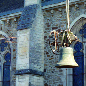 Eglise.Cloche 560 kg